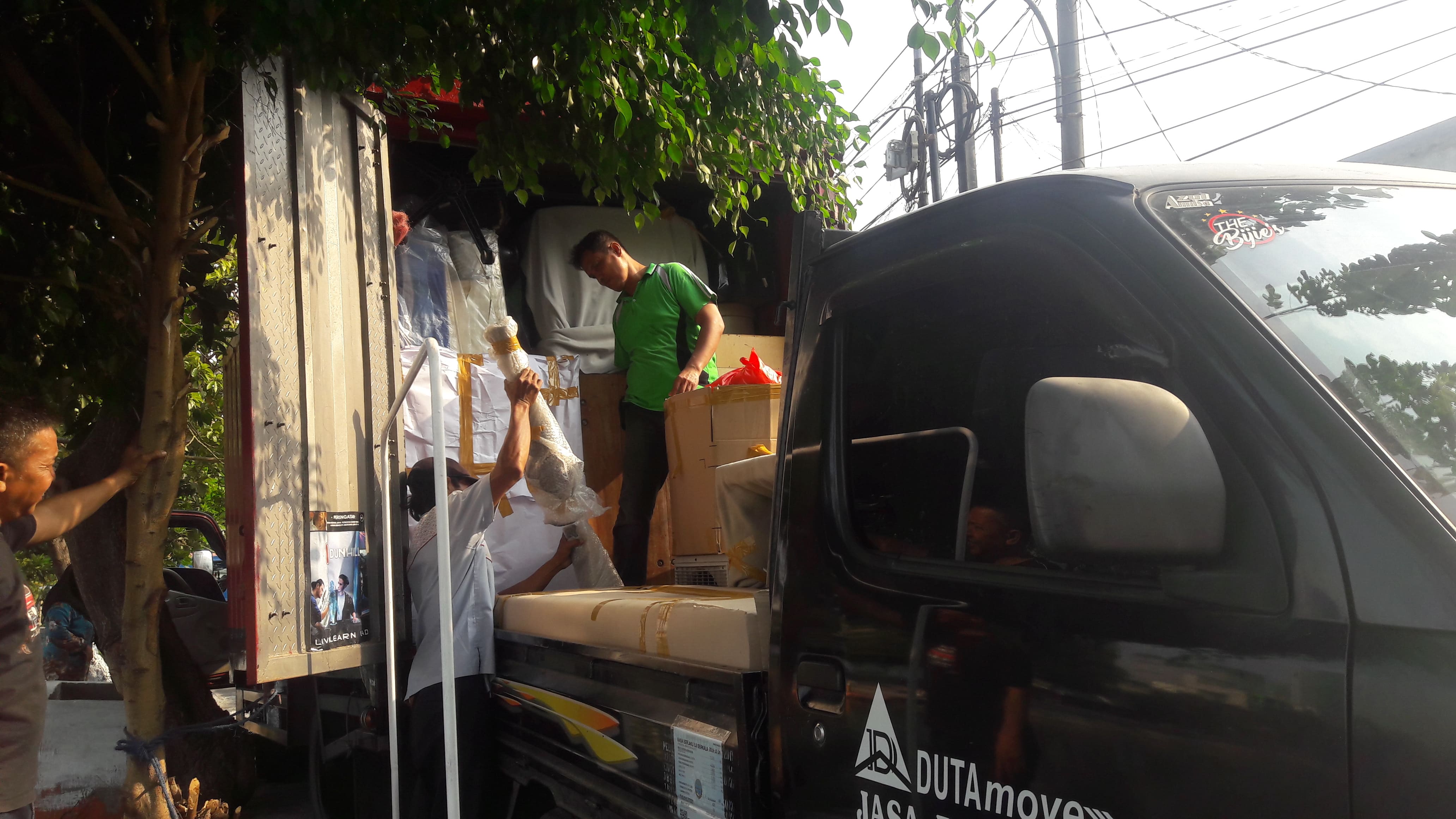 Lansir Barang - Proses kerja profesional Dutamover jasa pindahan Jakarta